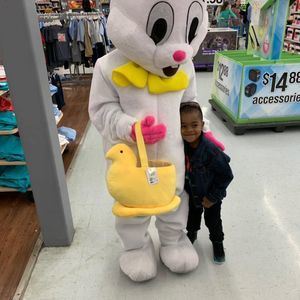 Meet your Posher, Deedee